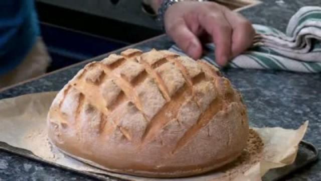 Get Baking: Paul Hollywood's Crispy Cob Loaf