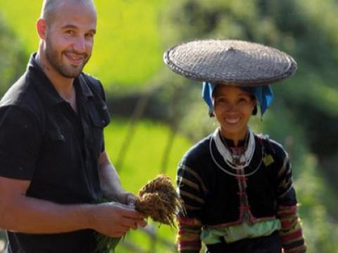 Frédéric Michalak chez les Lolo noirs au Vietnam