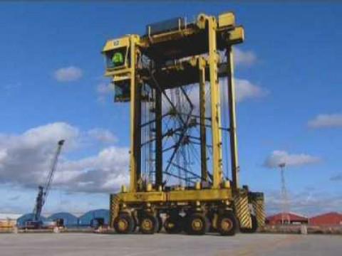 Essex: Straddle Carrier