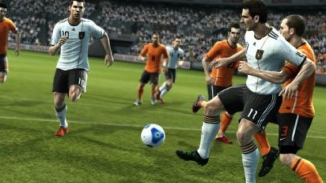 Pro Evolution Soccer 2012: Anspielsession inklusive Interview