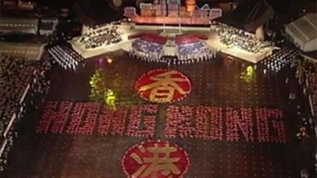 1997: Hong Kong returns to China