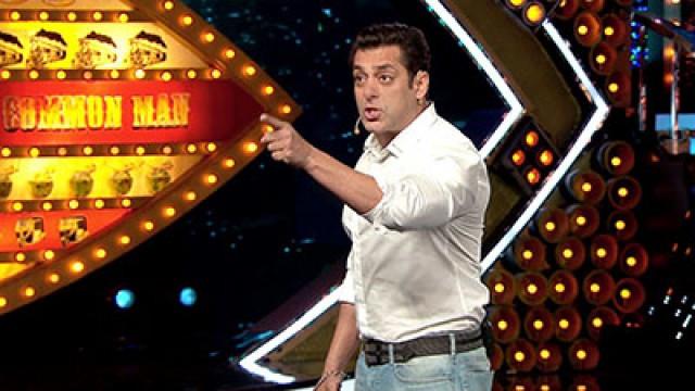 Weekend Ka Vaar: Salman tears Om Swami ji apart!