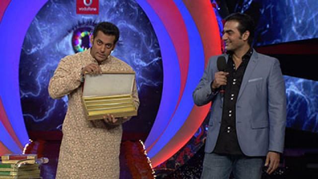 Salman chances upon a special key