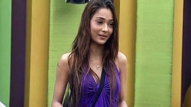 Sara re-enters Bigg Boss house