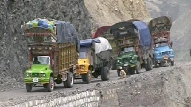 Pakistan, The Road to the Peaks