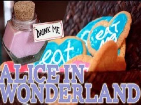 Alice in Wonderland Eat Me Cakes & Drink Me Potion