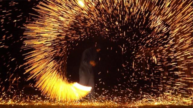 Human Catherine Wheel In Slow Mo