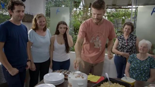 Goulash, Spatzle, Strudel de Ameixa