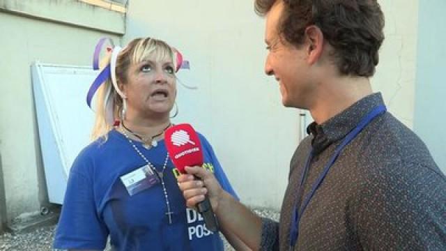 Hugo Clément à la rencontre d'une Sarko Fan