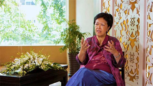 Ton Nu Thi Ninh: Building Bridges