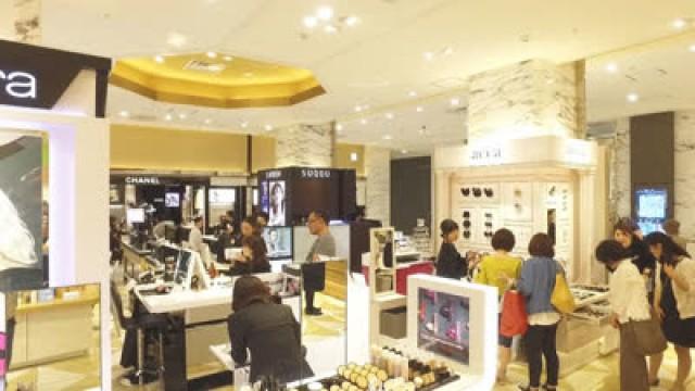 The Women on the Cosmetics Floor