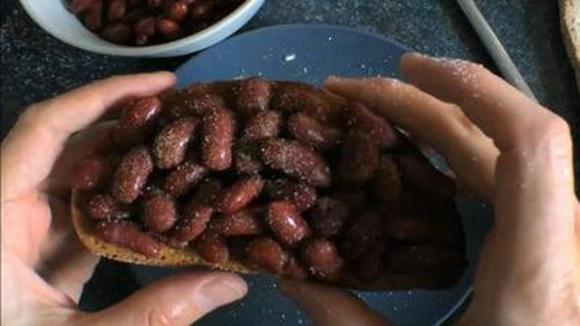 Kidney Beans on Rye Caraway