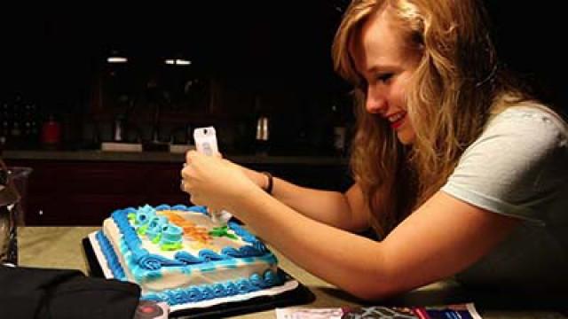 THE CAKE IS A LIE!