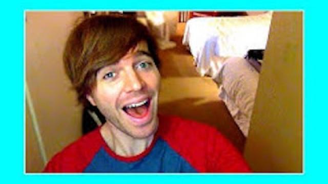 MY HOTEL ROOM TOUR!!