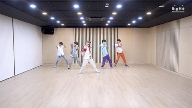 TXT ‘Blue Orangeade’ Dance Practice