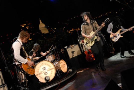 The Raconteurs / Cat Power