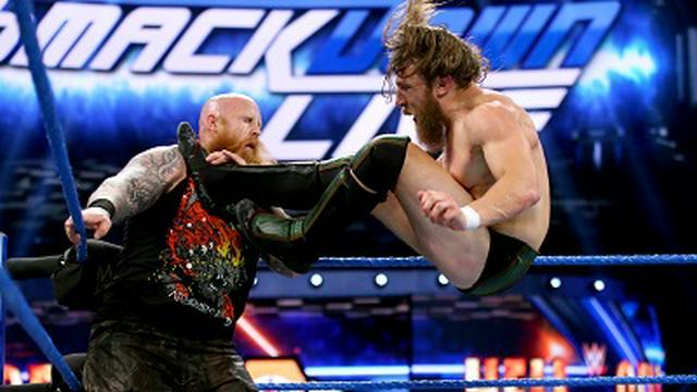 SmackDown Live 1049