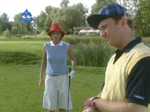 Pole golfowe. Lazienka. Poranek.
