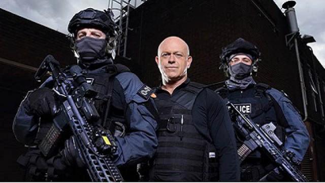 Ross Kemp and the Armed Police