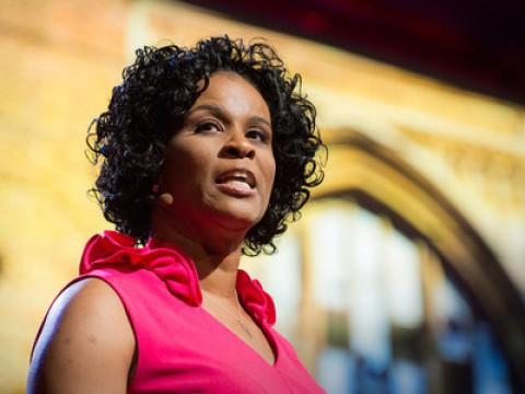 Linda Cliatt-Wayman: How to fix a broken school? Lead fearlessly, love hard