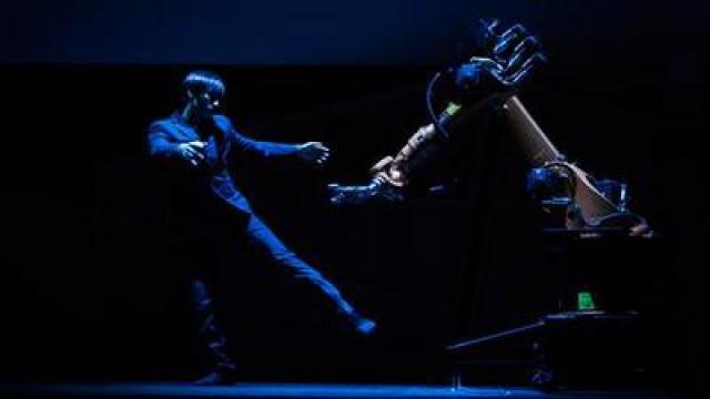 Huang Yi & KUKA: A human-robot dance duet