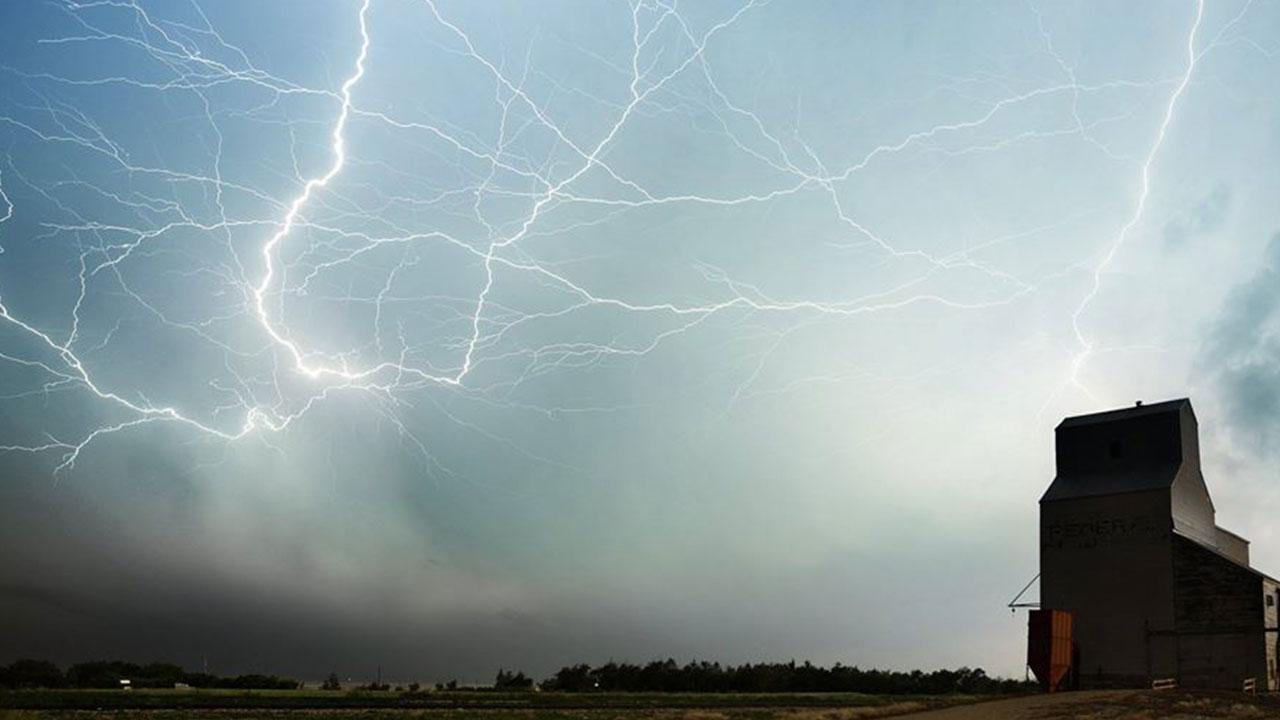 Tornado Hunters