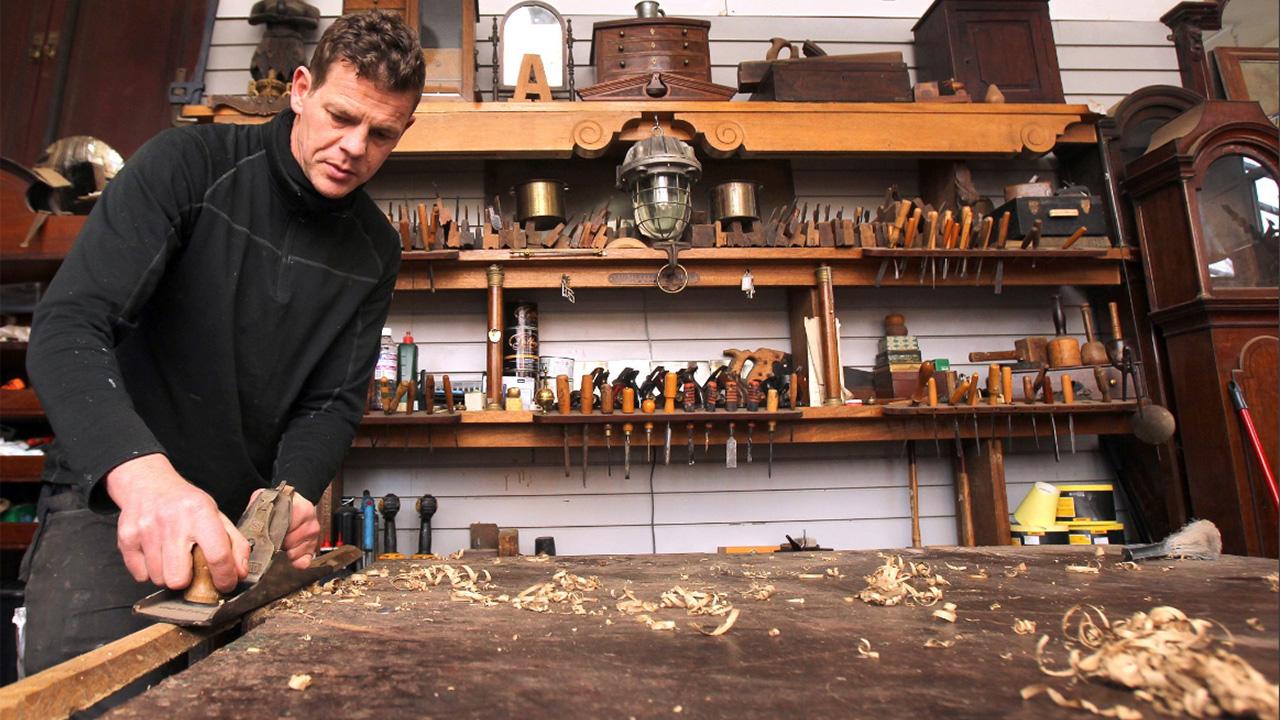 Salvage Hunters: The Restorers