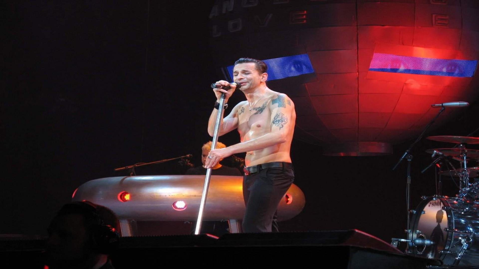 Depeche Mode: Touring the Angel Live in Milan