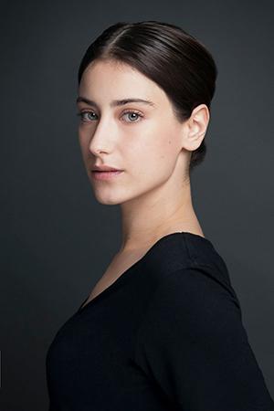 Picture of Hazal Kaya