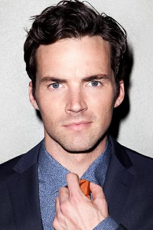 Picture of Ian Harding