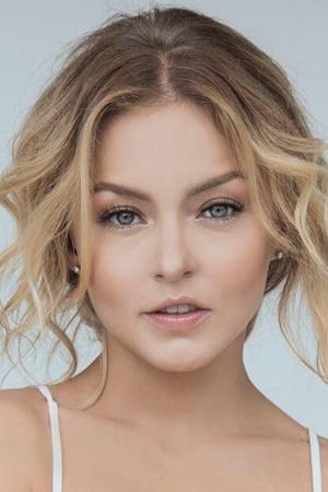 Picture of Angelique Boyer