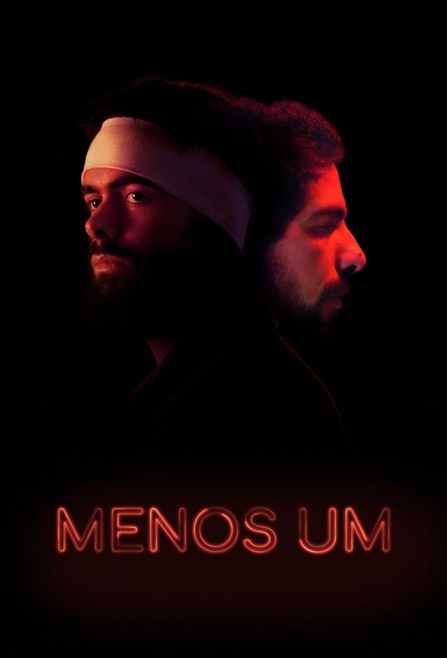 Menos Um