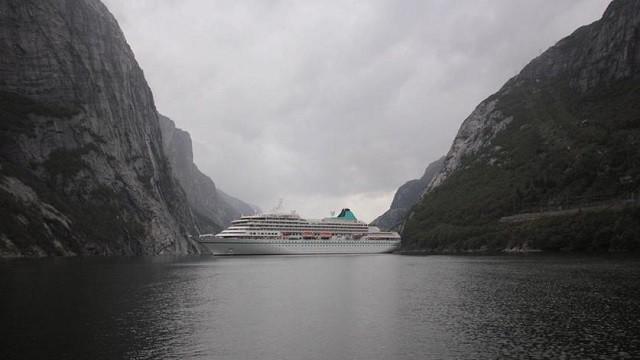 Im Wasserflugzeug von Fjord zu Fjord