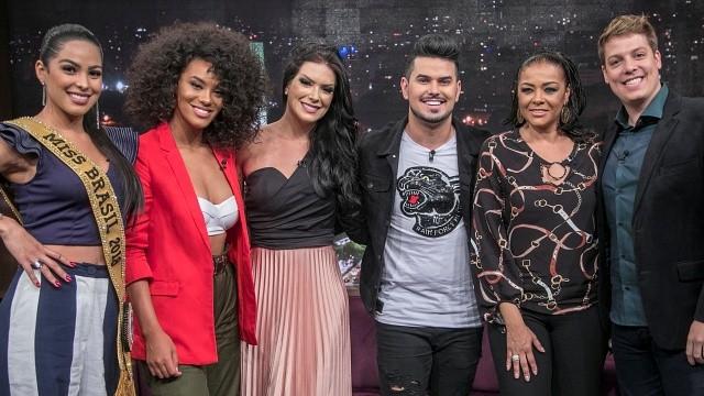 Mayra Dias, Raissa Santana, Deise Nunes, Débora Lyra e Gabriel Gava