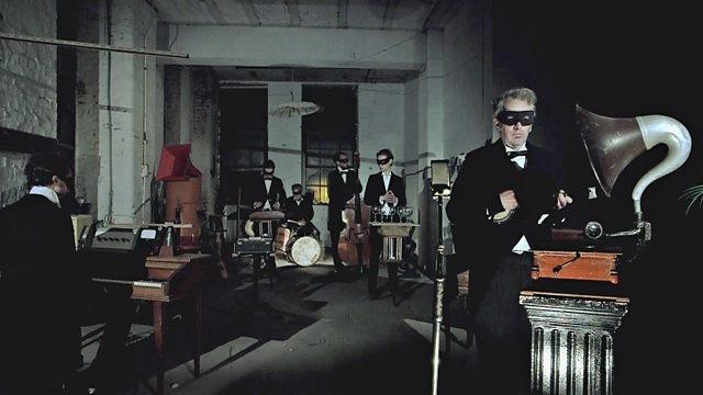 Orkestra Obsolete play Blue Monday