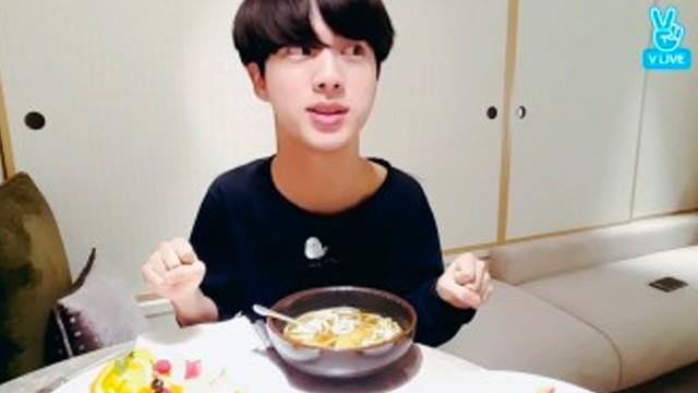 [BTS] 잇진의_쿄세라돔_입성_후기.bts (Jin talking about their dome concert in Osaka)