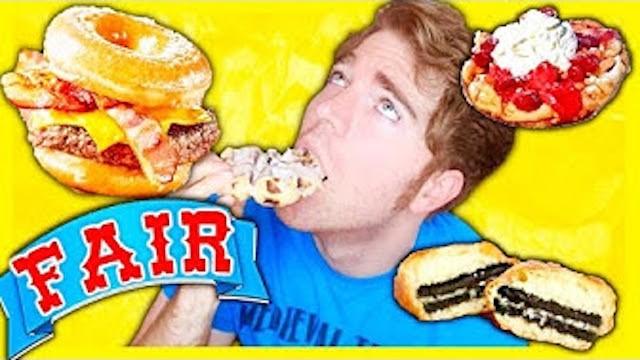 TASTING DEEP FRIED FAIR FOODS