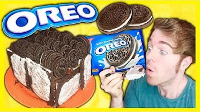 GIANT OREO CAKE