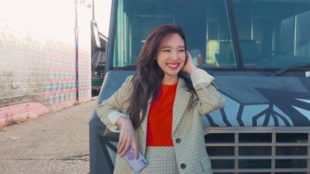 Nayeon in Hawaii - Episode 3 (Feat. Cosmopolitan March Issue)