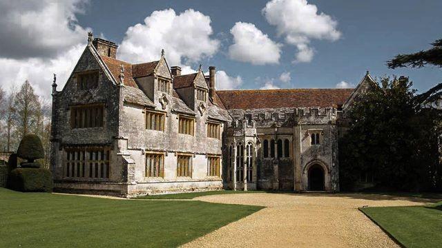 Athelhampton House: Den spökande apan