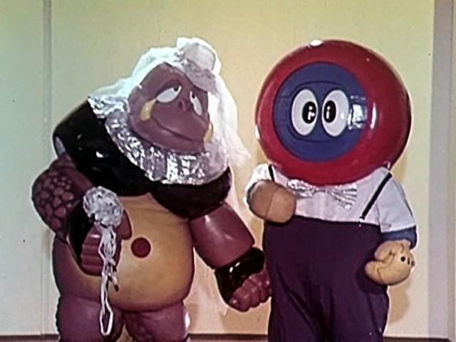 Gutto Goes to the Moon