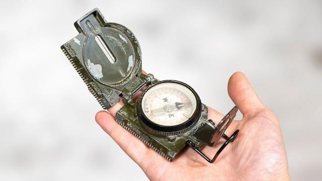 Beaten up U.S. Army lensatic compass restoration - Restoring militaria