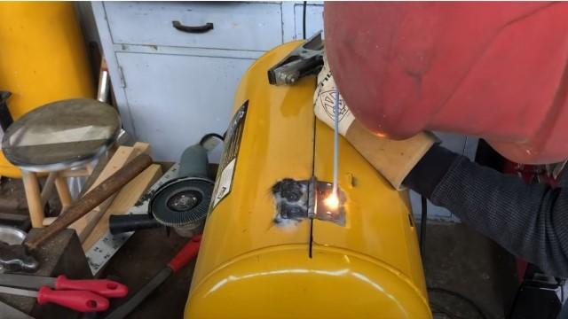 Setting Up A Lead Melter For Casting The Ballast Keel