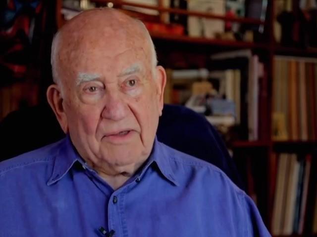 Ed Asner on: The Dean Martin Celebrity Roasts