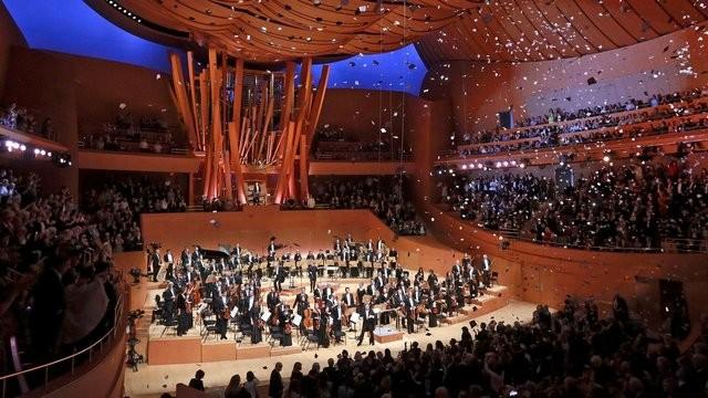 LA Phil 100