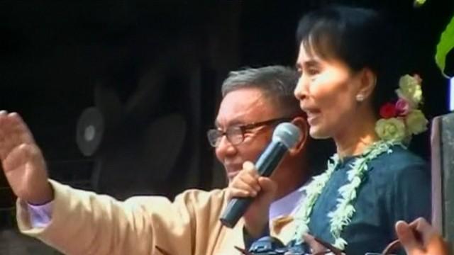 Aung San Suu Kyi: The Fall of an Icon