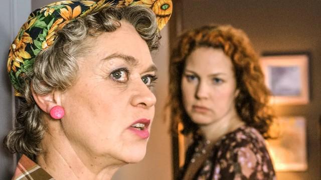 Helena vaihtaa kotiäidin verkkarit yritysjohtajan jakkuun