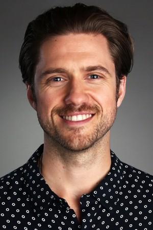 Picture of Aaron Tveit