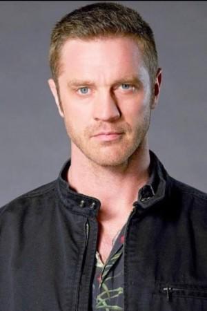 Picture of Devon Sawa