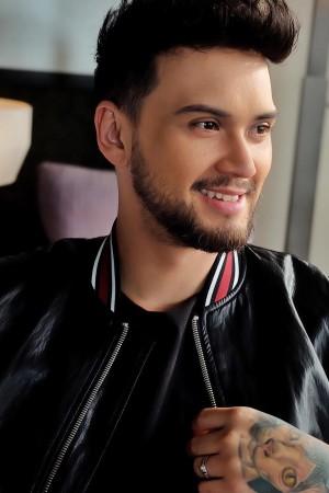 Picture of Billy Crawford